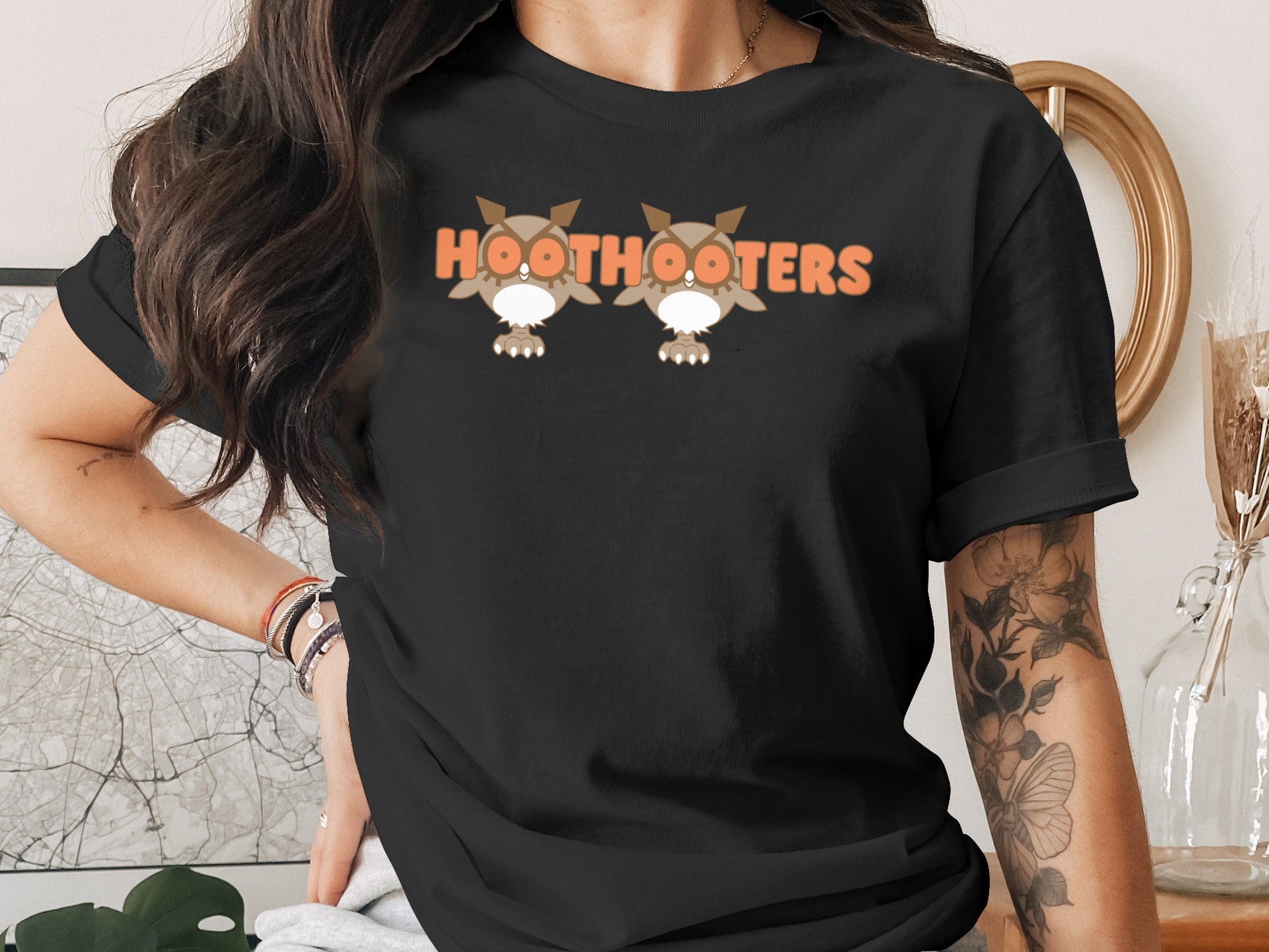 Black t-shirt with two cartoon owls and "Hoot Hoot" text.